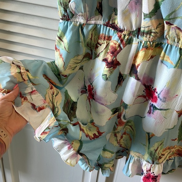 Cute summer, dressy romper - Picture 5 of 7